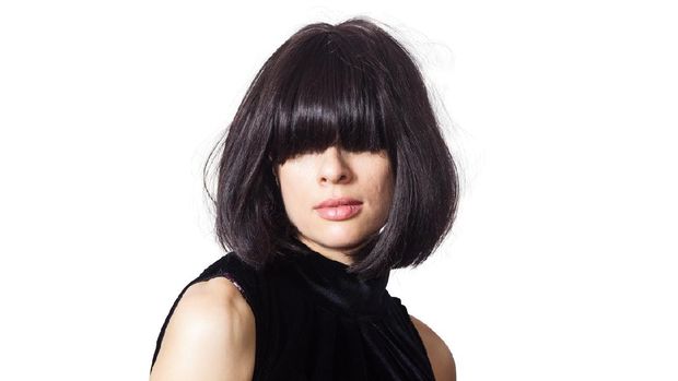 cara memotong rambut poni